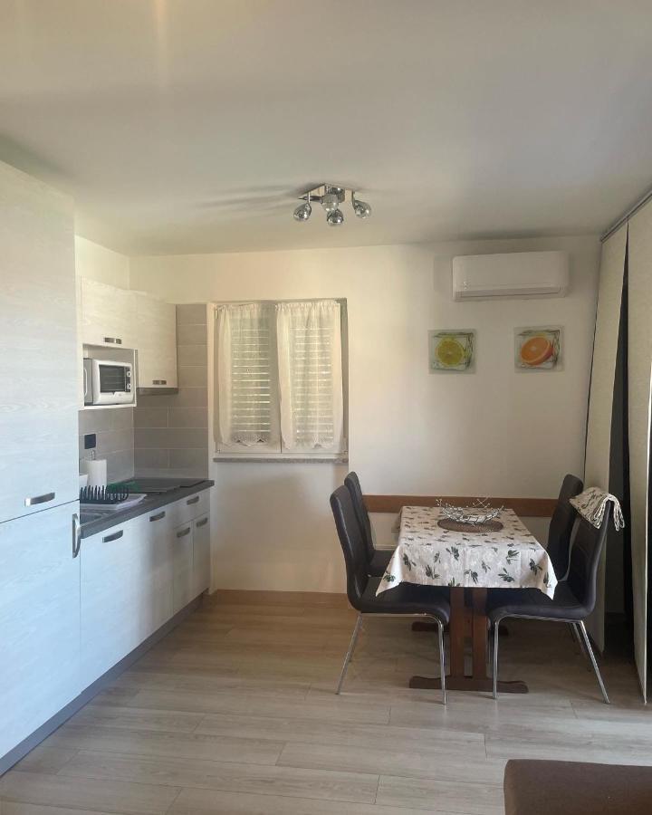 Residence4A-Appartamento Bianco Ravni Exterior photo