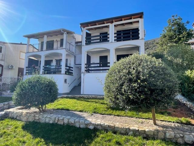 Residence4A-Appartamento Bianco Ravni Exterior photo